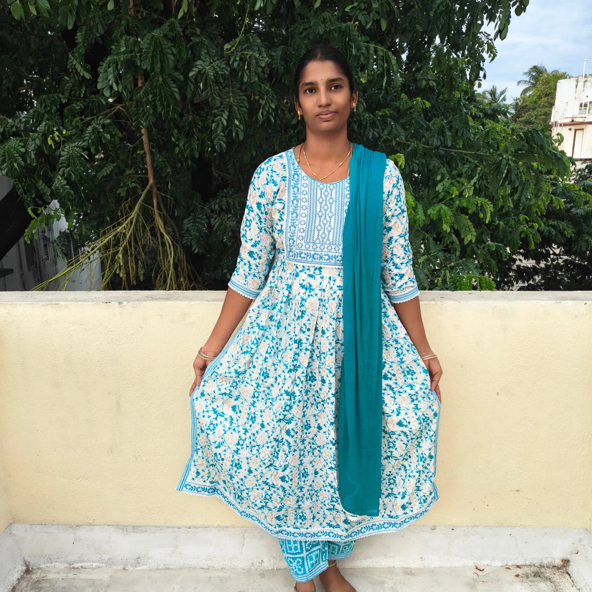 Blue Nayra Cut 3 Pcs Suit Set Main image