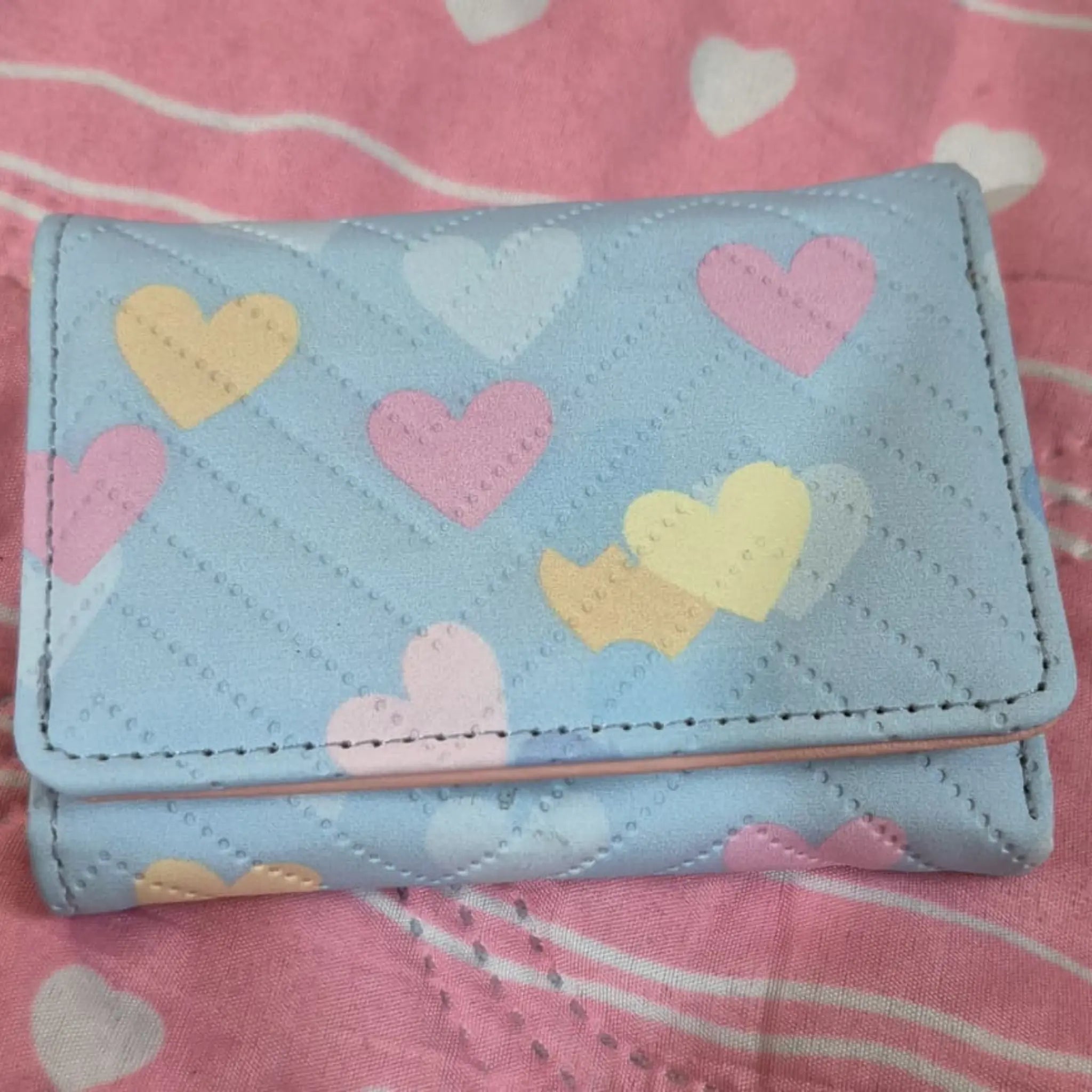 Cute Heart Print Mini Wallet for Women – Compact & Stylish