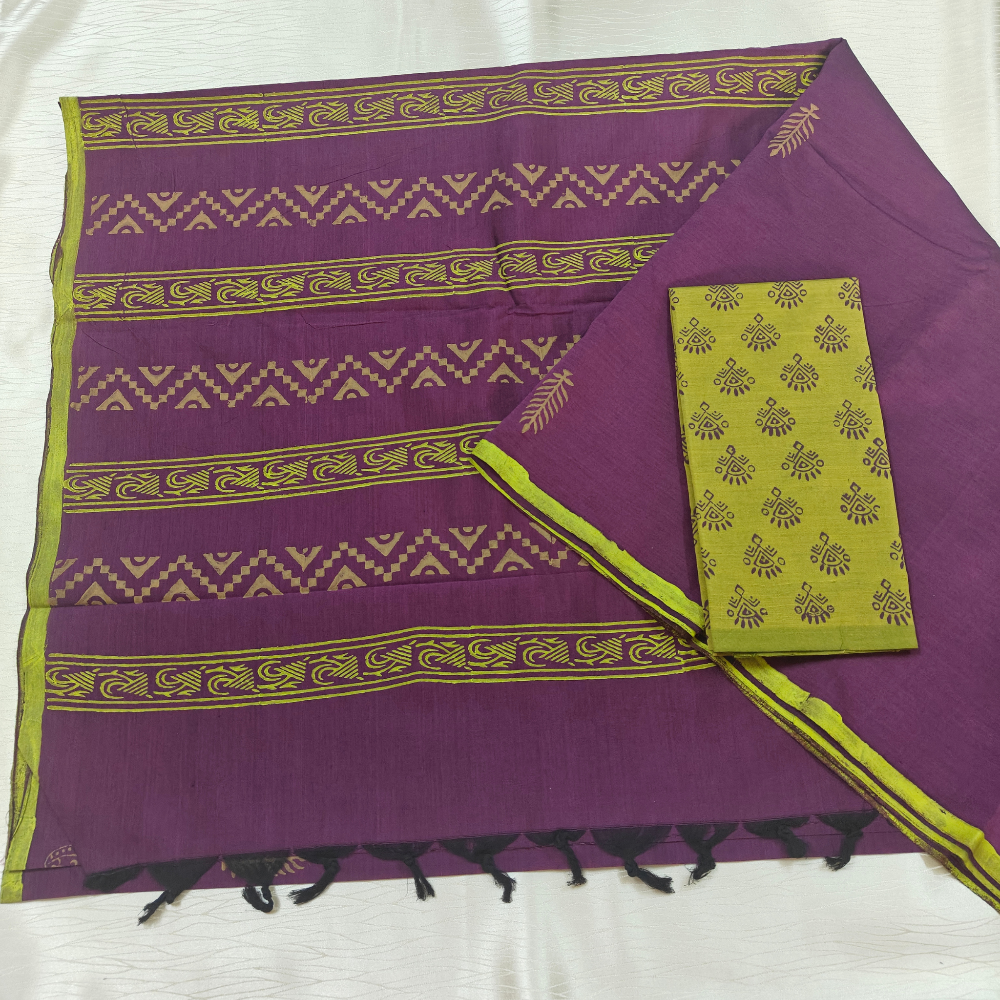 Cotton Saree with Contrast Blouse - CS01