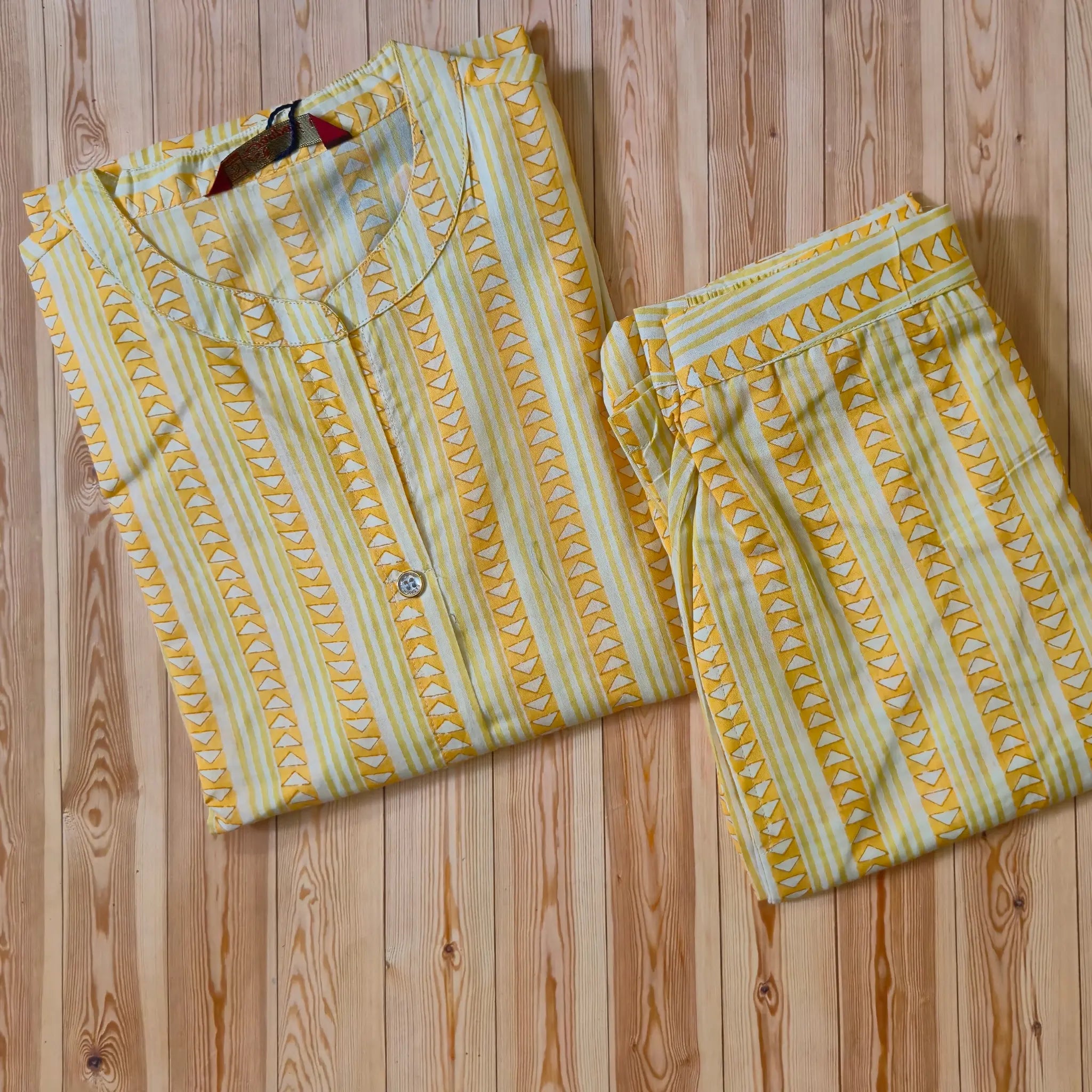 Jaipur Print Straight Cut Kurti with Straight Pant