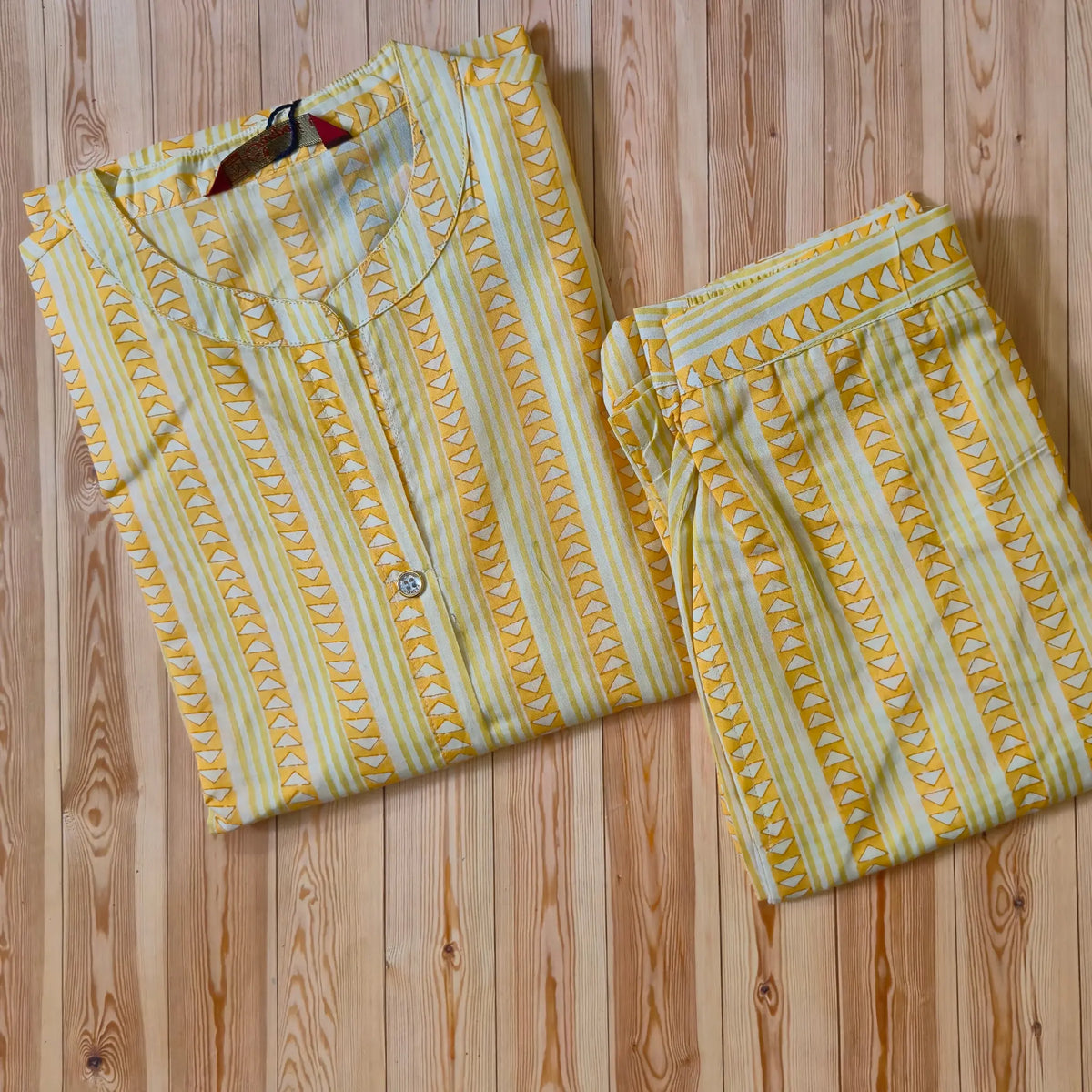 Jaipur Print Straight Cut Kurti with Straight Pant