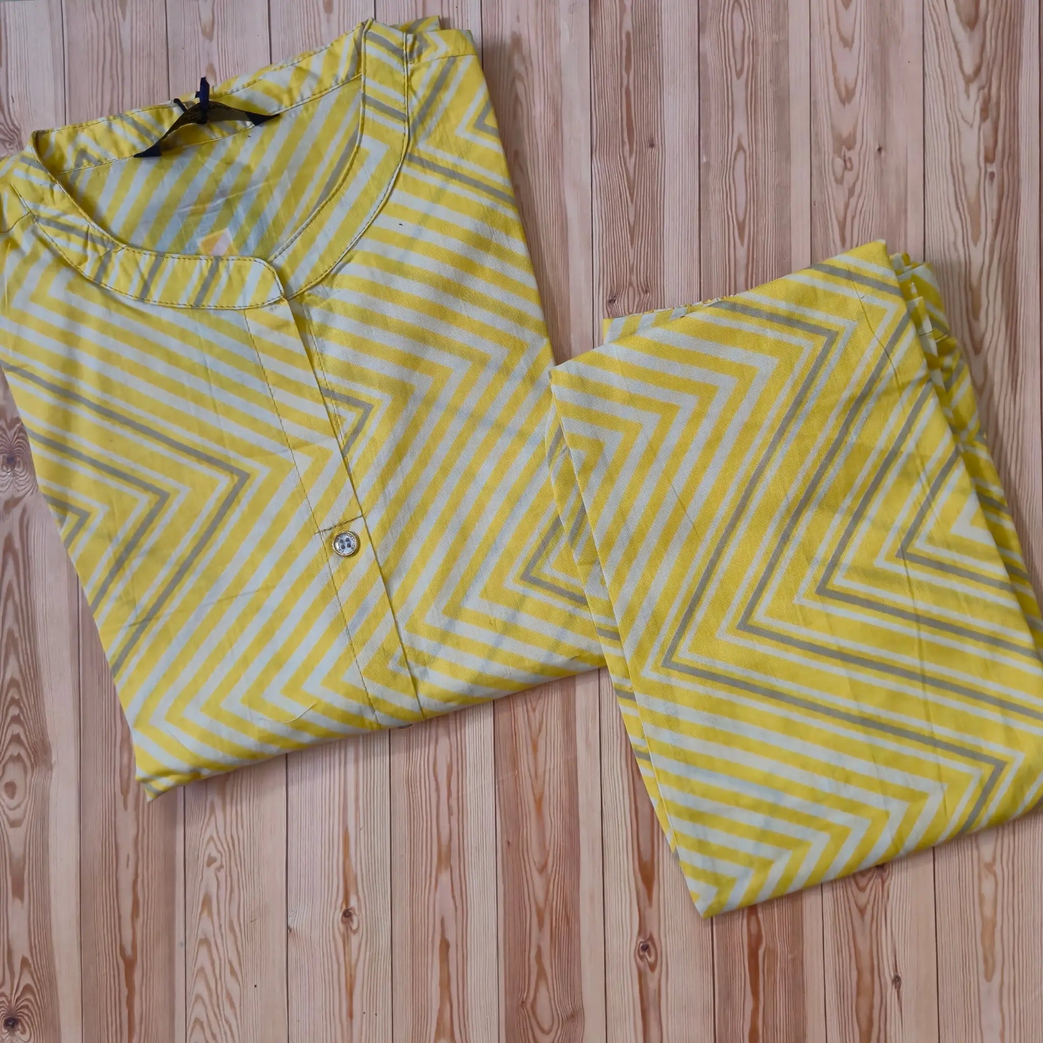 Jaipur Print Straight Cut Kurti with Straight Pant