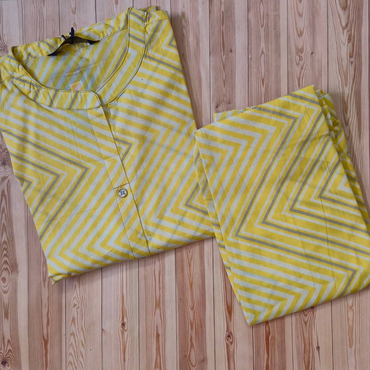Jaipur Print Straight Cut Kurti with Straight Pant Main image