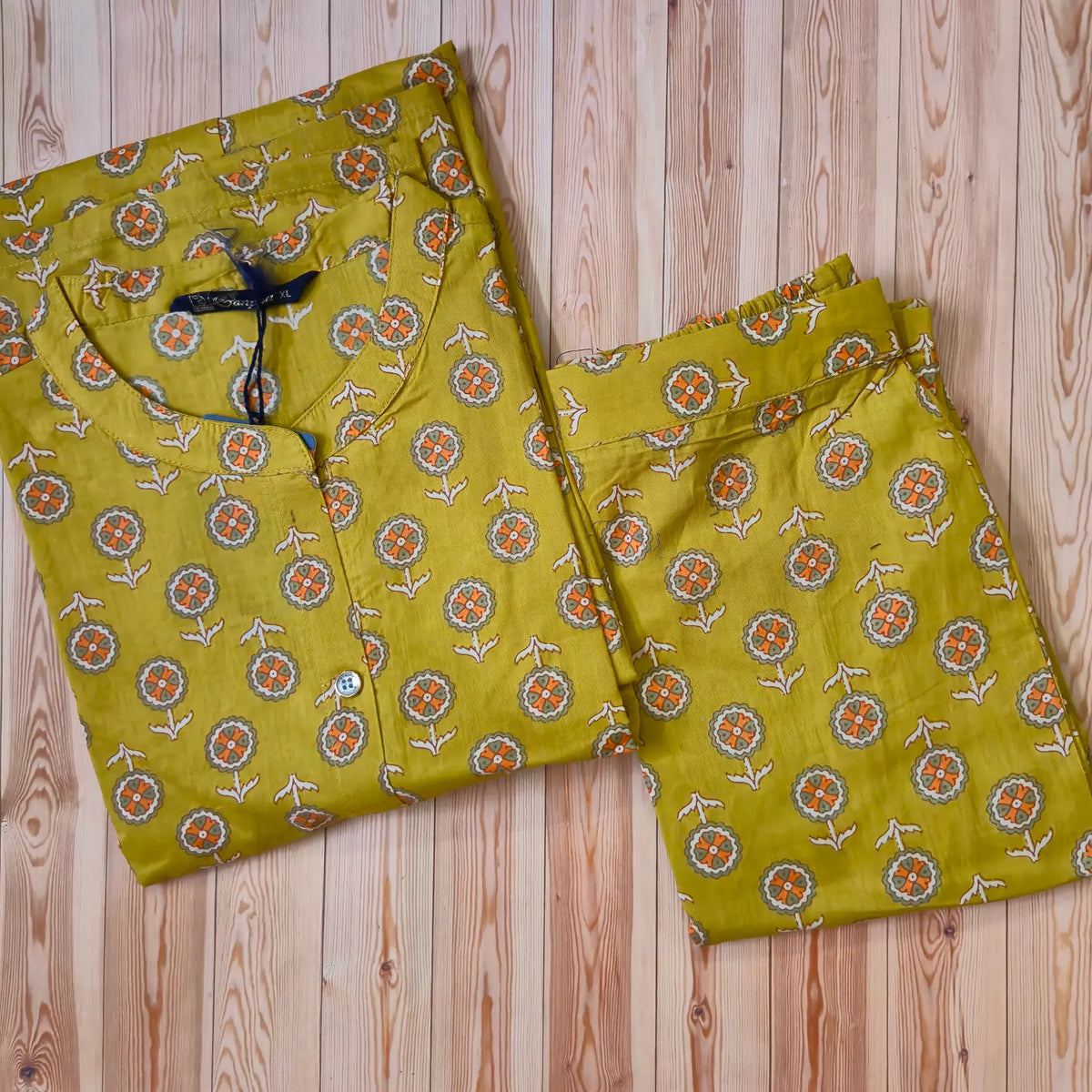 Jaipur Print Straight Cut Kurti with Straight Pant