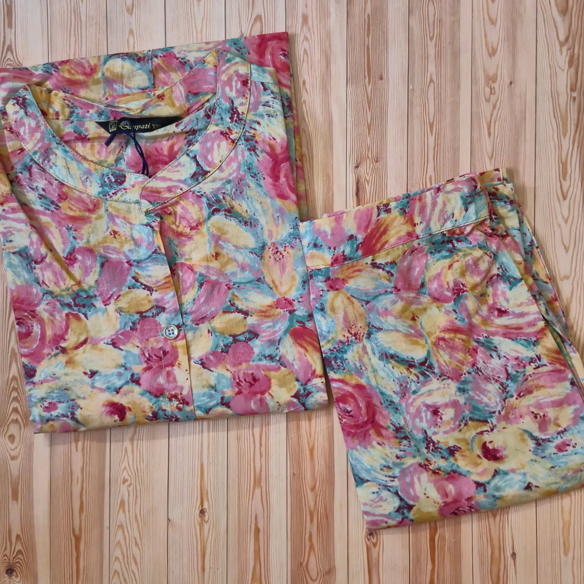 Jaipur Print Straight Cut Kurti with Straight Pant