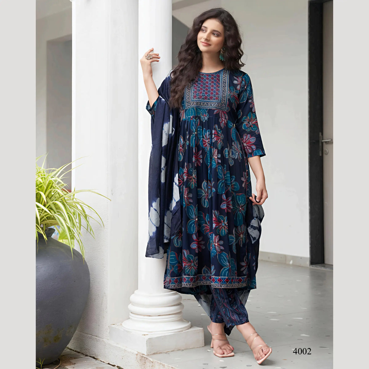 Nayra Cut Party Wear 3pcs Salwar Suit 4002
