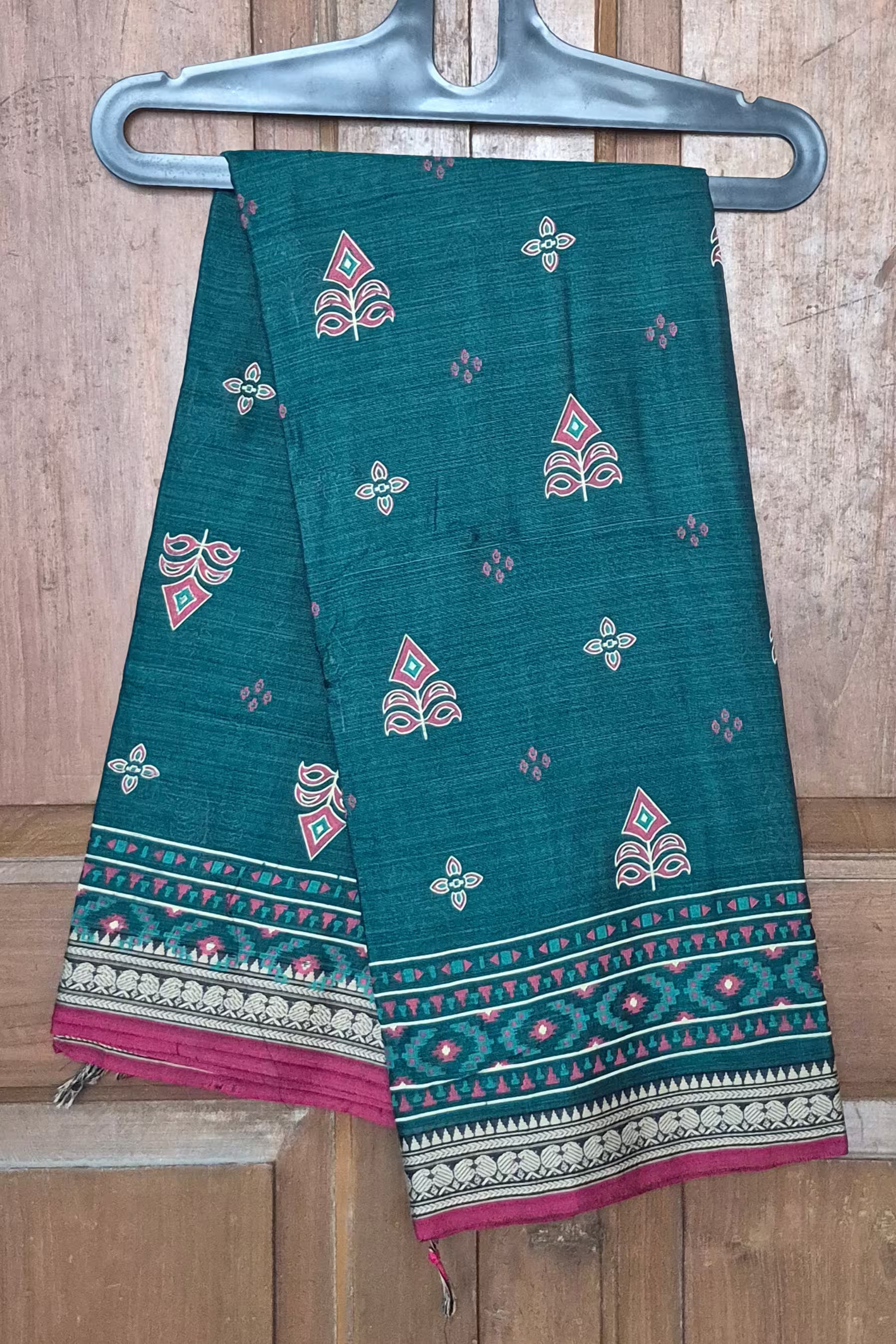 Premium Cotton Printed Saree with Ethnic Motifs - Aparna6101A Main image