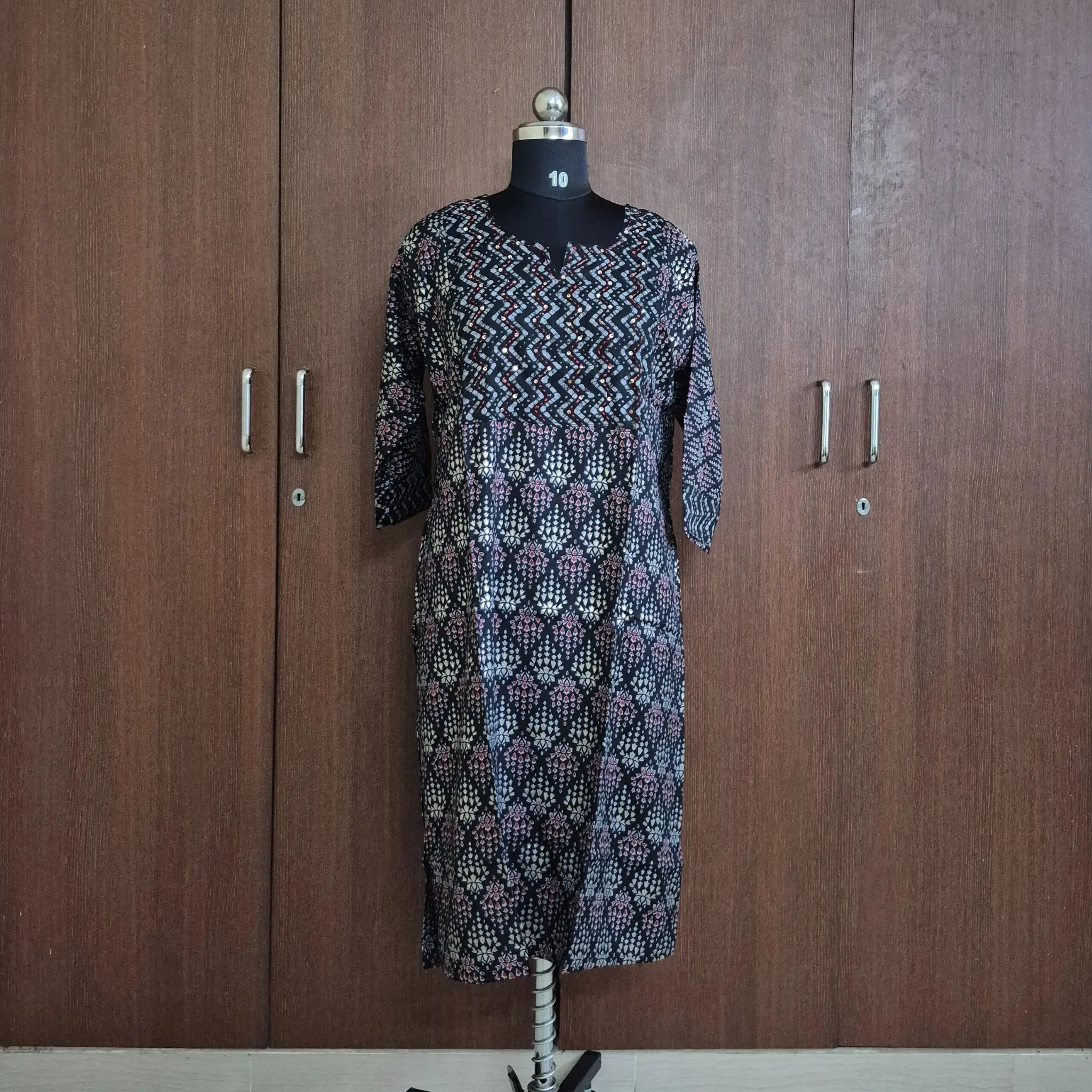 Stylish Ethnic Rayon Kurti – Allover Foil Print with Neck Embroidery