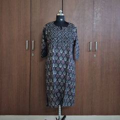 Stylish Ethnic Rayon Kurti – Allover Foil Print with Neck Embroidery