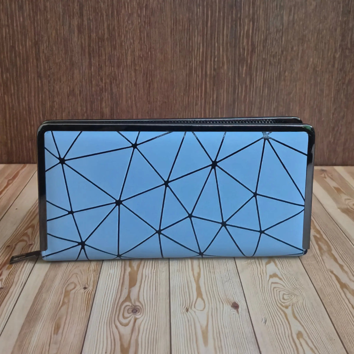 Stylish Single Zip Wallet with Steel Border