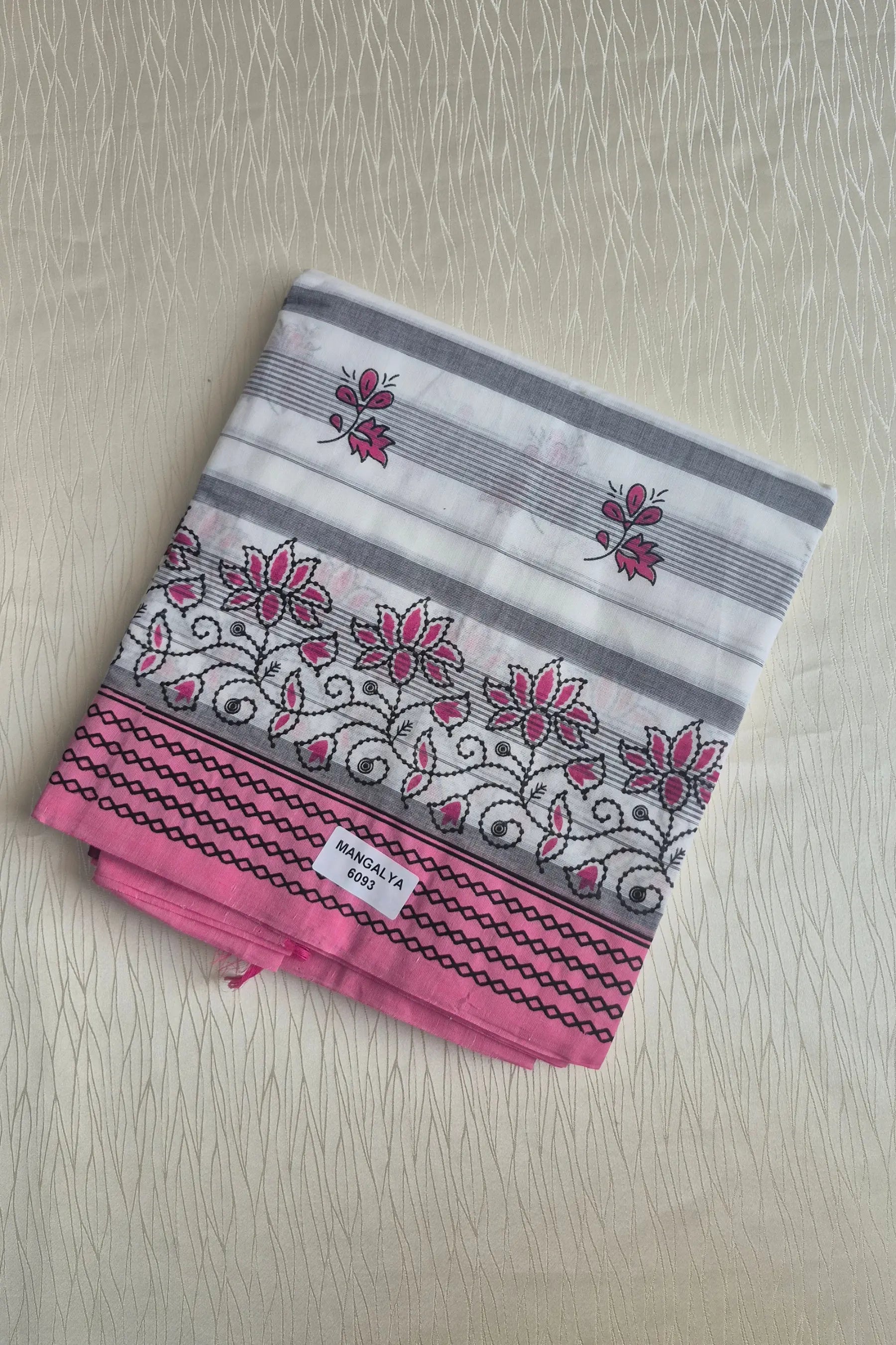 White & Pink Floral Print Cotton Saree with Plain Blouse Soft Daily Wear Saree for Women Main image