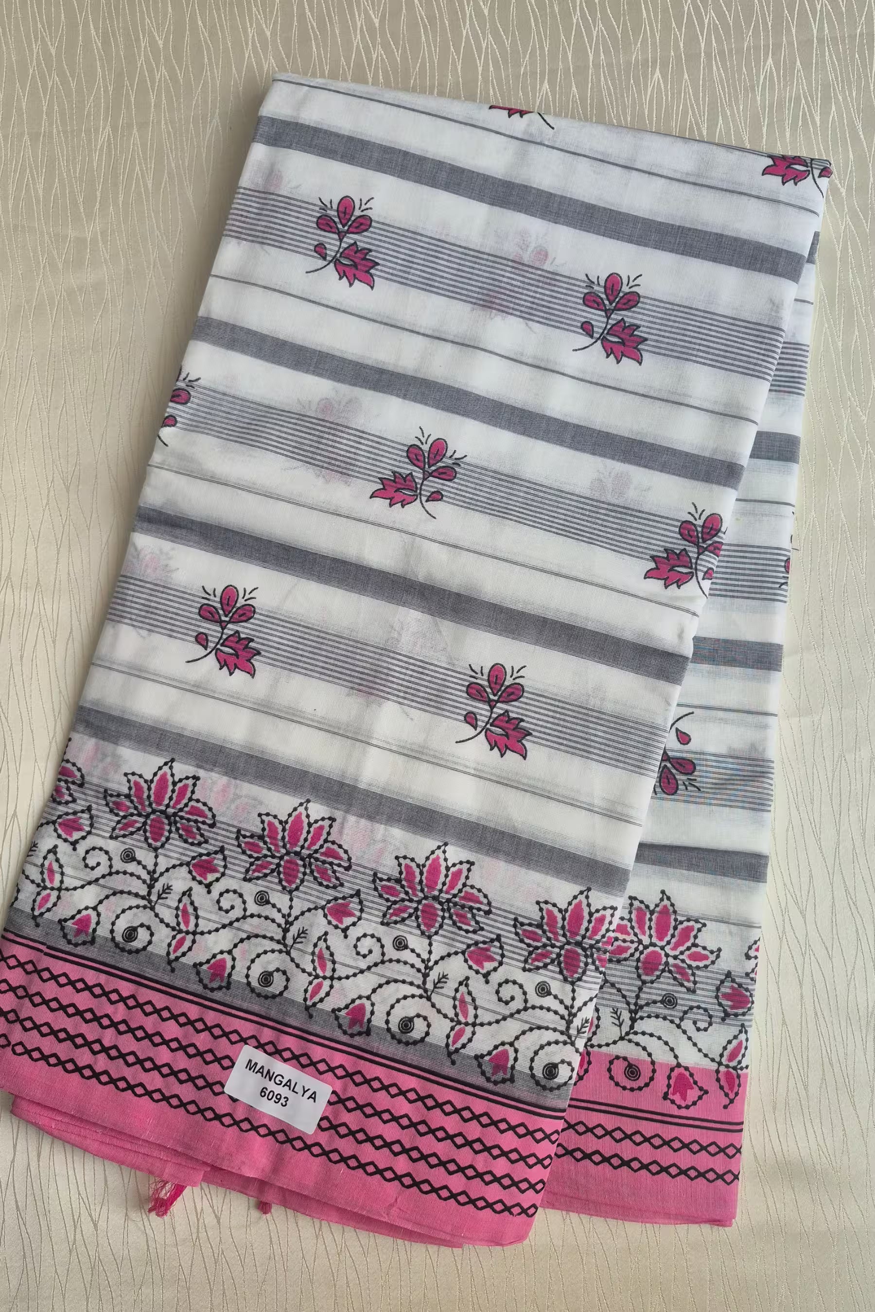 White & Pink Floral Print Cotton Saree with Plain Blouse Soft Daily Wear Saree for Women Secondary image