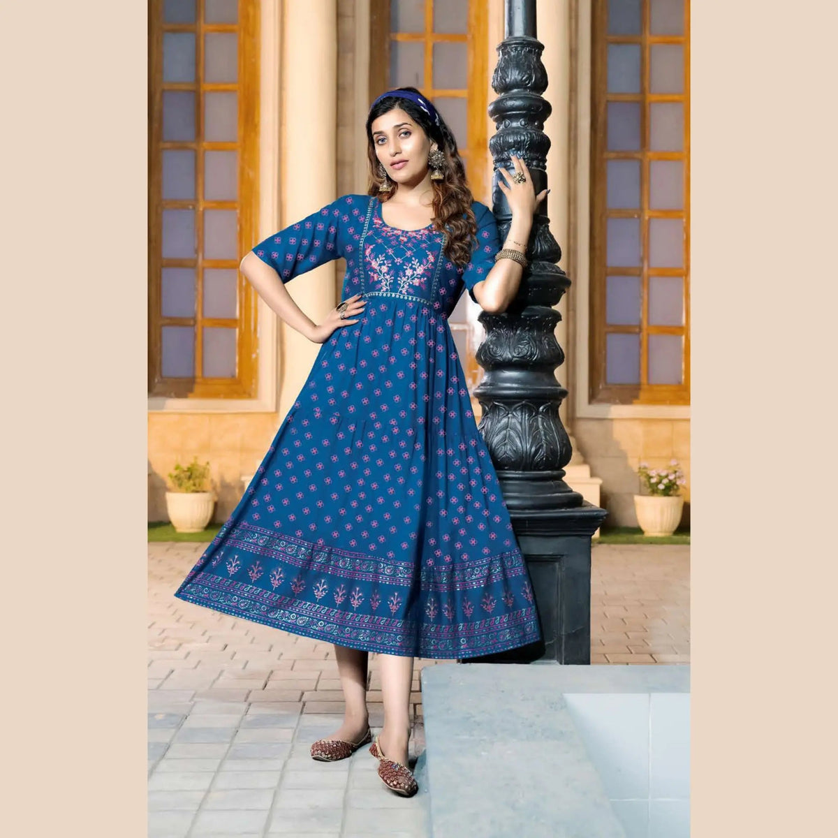Montana Blue Heavy Reyon Slub Print Kurti With Exculsively Embriodery Main image