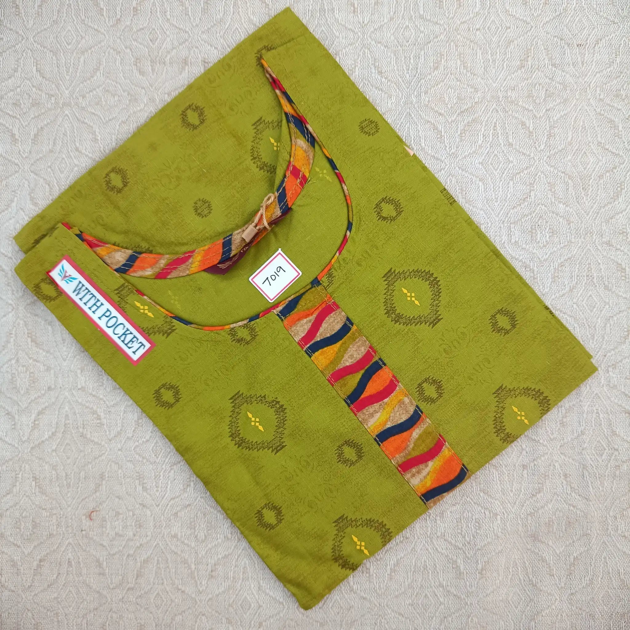 Women's U Neck Trendy Green Printed Kurti with Side Pocket Main image
